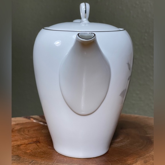 Fukagawa Arita Hand Painted Teapot - Picture 5 of 16